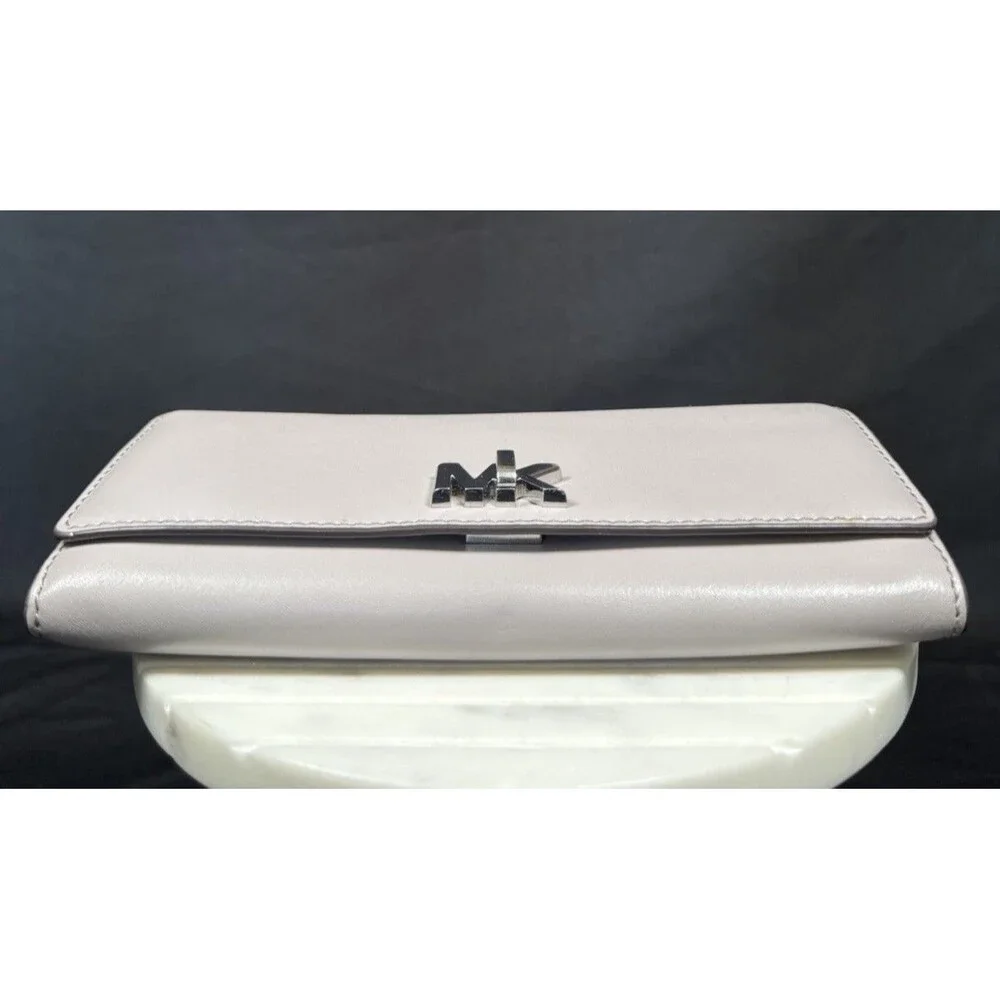 Michael Michael Kors Mott Large Carryall Smooth Leather Wallet Pearl Grey